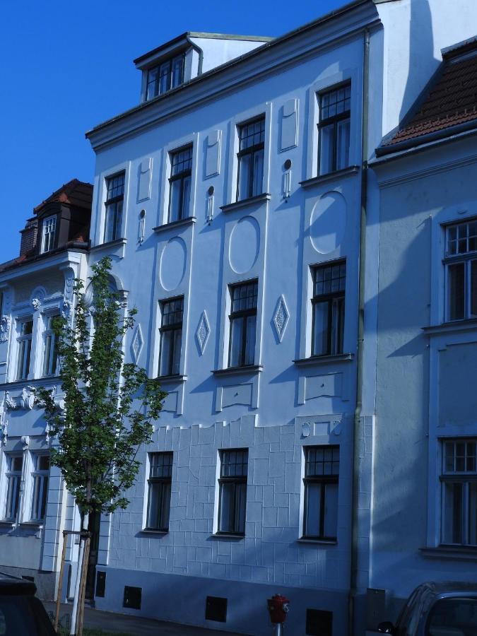 Ferienwohnung-Dachgeschoss Familie Mayer 多瑙河畔克雷姆斯 外观 照片